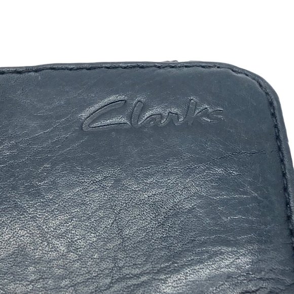 Clarks Black Leather Hand Wallet Snap Closure Embossed Brand 6.5" x 4" - Picture 2 of 8